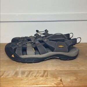 KEEN Men's Newport H2 athletic outdoor waterproof hiking sandals size 13